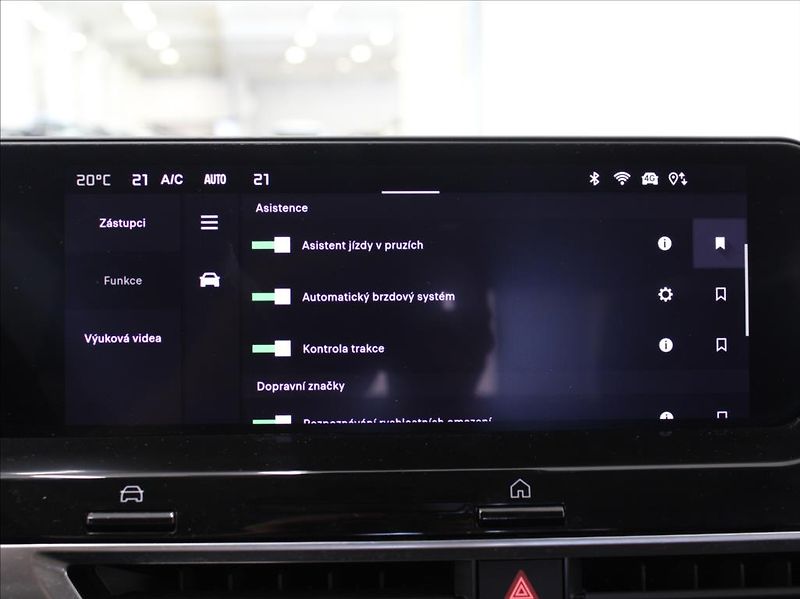 Citroën ë-C4 0,0 50kWH Shine PACK 13 900km! - fotka 12 z 23