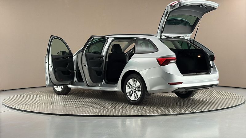 Škoda Octavia 2.0 TDI Ambition Combi - fotka 7 z 24