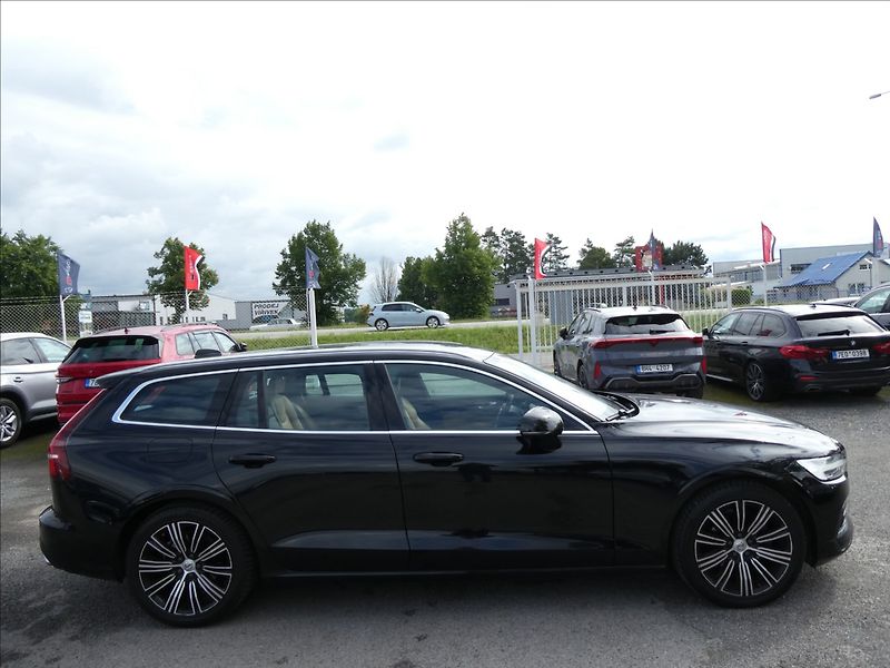 Volvo V60 2,0 D3 AWD Inscription,DPH,ČR - fotka 12 z 41