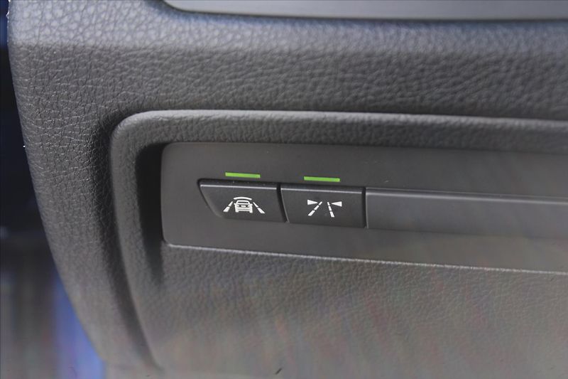 BMW Řada 3 320d xDrive 140kW M PAKET ČR - fotka 17 z 29