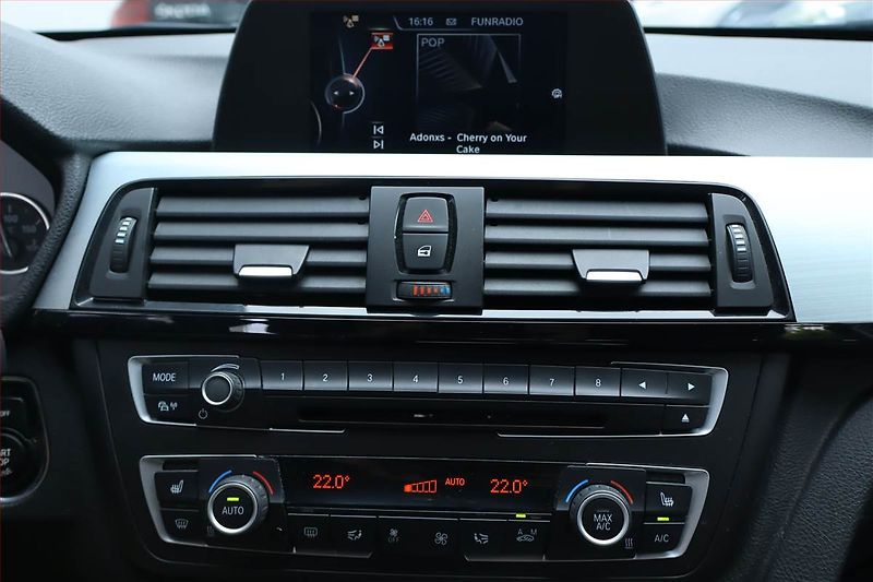 BMW Řada 3 (2015) 318 d, Automat, Serv.kniha - fotka 12 z 27