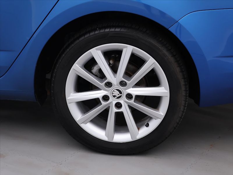Škoda Octavia 1,4 TSI 103kW Elegance Xenon - fotka 22 z 29