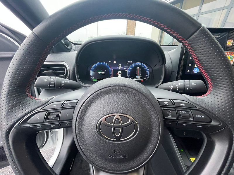 Toyota Yaris 1.5 Hybrid 130k GR-SPORT VIP - fotka 20 z 26