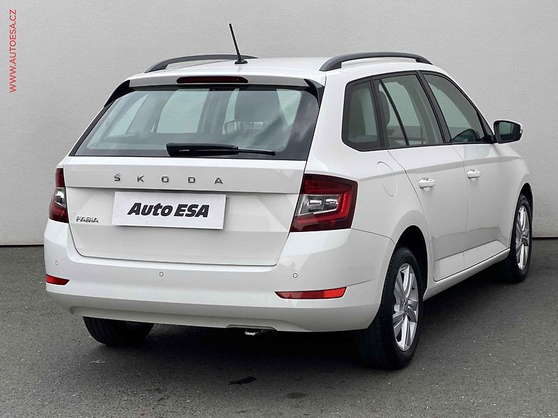 Škoda Fabia (2020) 1.0 TSi, 2.maj,ČR, Style - fotka 4 z 17