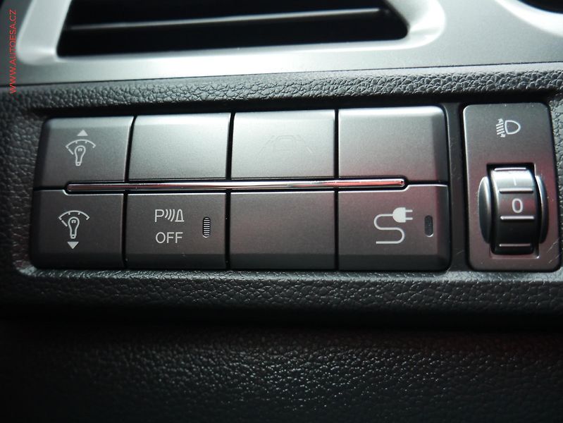 SsangYong Korando (2022) 1.5 TGDi AWD, 1.maj,ČR, AT - fotka 15 z 22