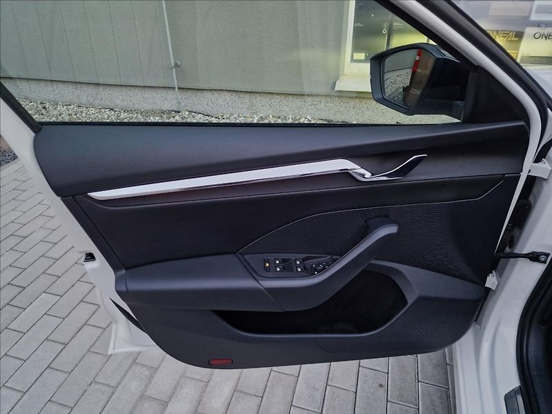 Škoda Octavia 2.0 TDI DSG Style Sport,1.Maj - fotka 40 z 49