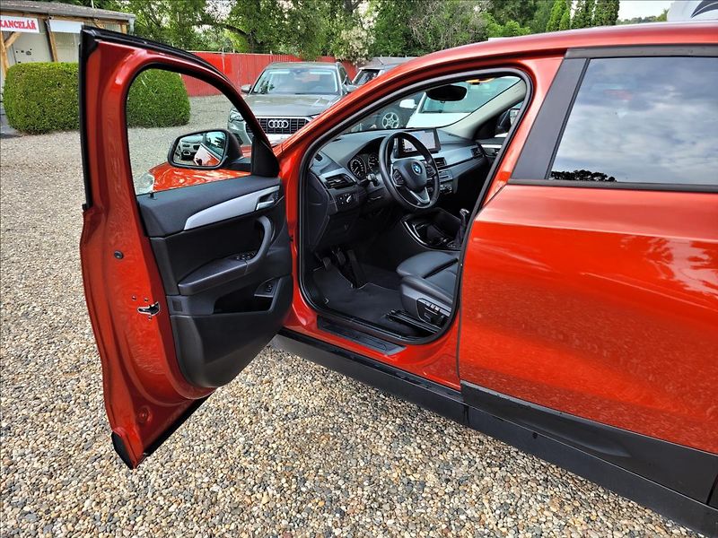 BMW X2 18i ,led,navi,kůže,výhřev - fotka 6 z 47