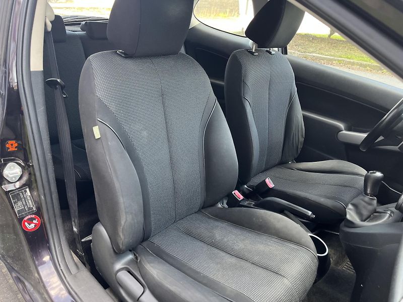Mazda 2 1.5 GT MZA / 1.maj. / ČR /  - fotka 21 z 26
