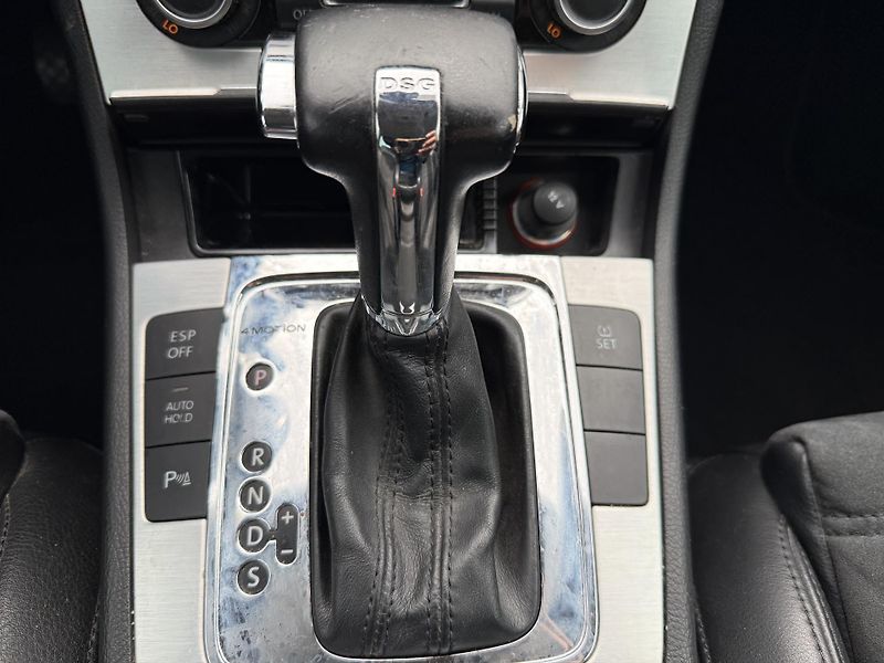 Volkswagen Passat 2,0TDI 4MOTION TAŽNÉ - fotka 19 z 21
