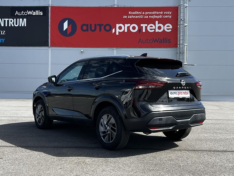 Nissan Qashqai 1.3T 103kW ACC Panorama DPH - fotka 5 z 20