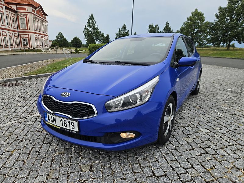 Kia Ceed (2015) 1.4crdi 66kw, MOŽNÉ SPLÁTKY  - fotka 2 z 24
