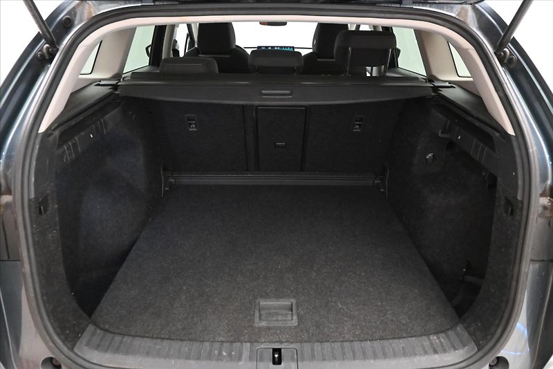 Škoda Enyaq iV 60 132kW SOH 92% FIRST Edit - fotka 9 z 26