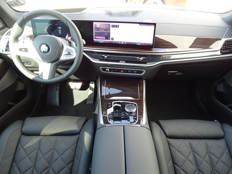 BMW X5 xDrive30d - fotka 4 z 6