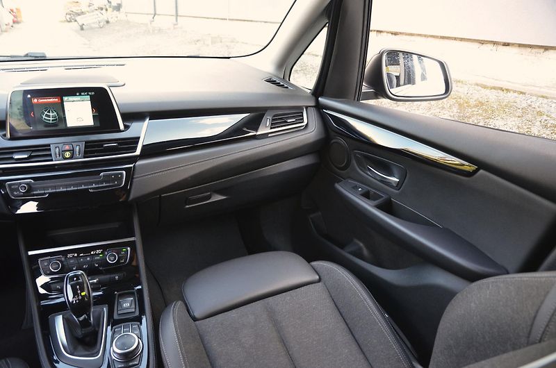 BMW Řada 2 (2019) 218i GT 99tkm ČR 7míst ZÁRUKA - fotka 28 z 43