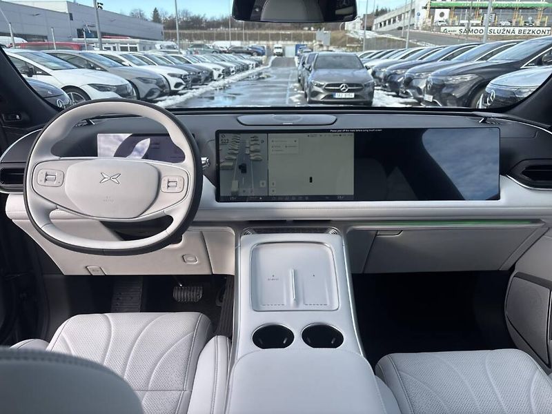 Xpeng G9 (2026) AWD Performance Pro - fotka 12 z 15
