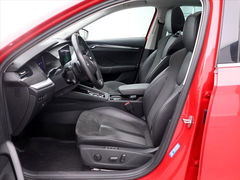 Škoda Octavia 2,0 TDI 110kW DSG CZ PANO STYL - fotka 10 z 33