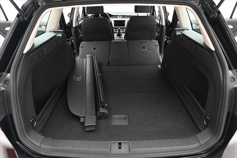 Volkswagen Passat 2,0 TDI 110 kW COMFORTLINE Zár - fotka 11 z 28