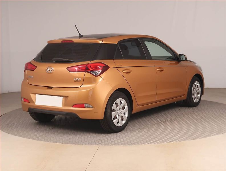 Hyundai i20 (2015) 1.2, Serv.kniha - fotka 5 z 16