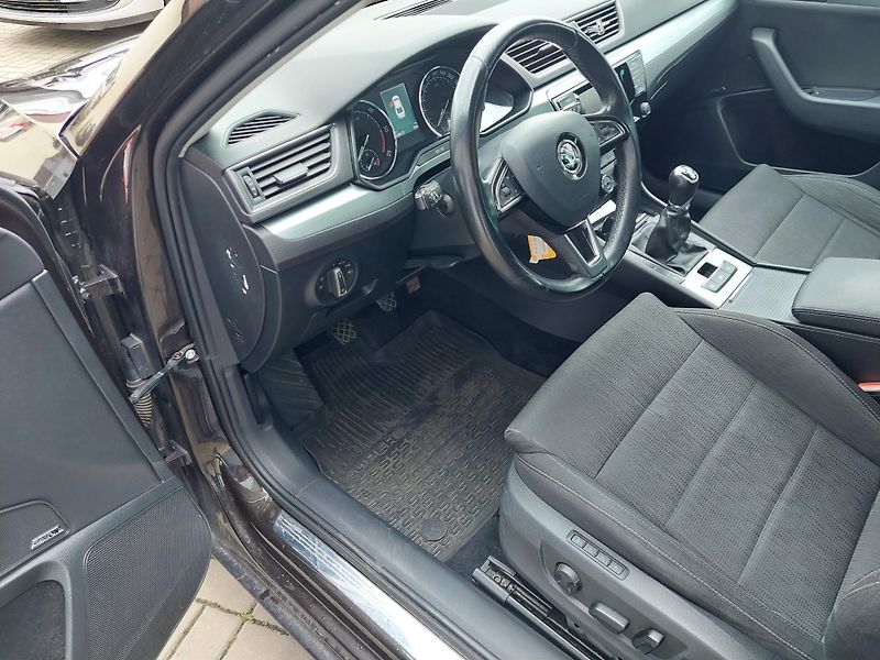 Škoda Superb (2016) III. 2.0TDi Style - fotka 24 z 37