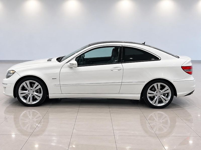 Mercedes-Benz CLC (2010) - fotka 2 z 19