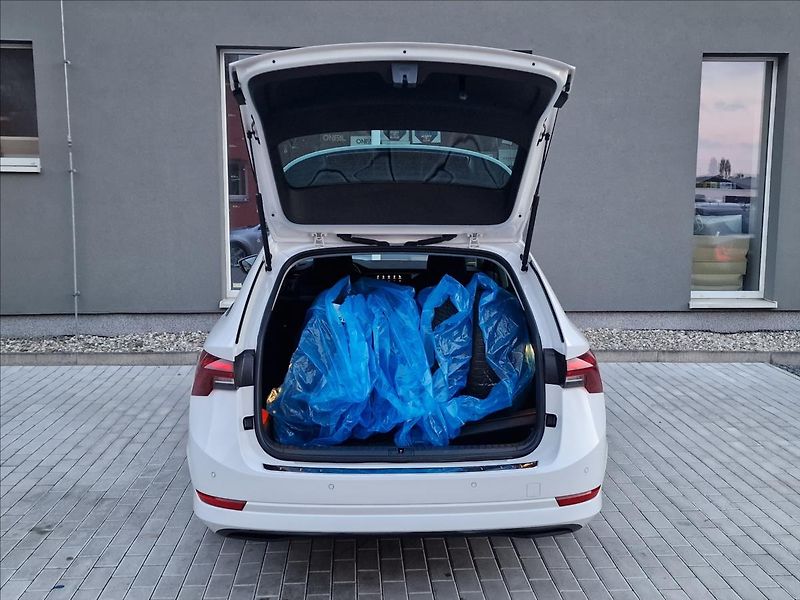 Škoda Octavia 2.0TDI Combi, původ ČR,1.Maj. - fotka 40 z 50