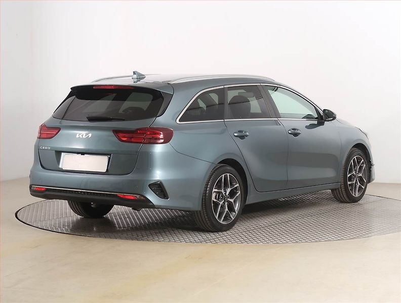 Kia Ceed (2025) 1.5 T-GDI - fotka 5 z 20