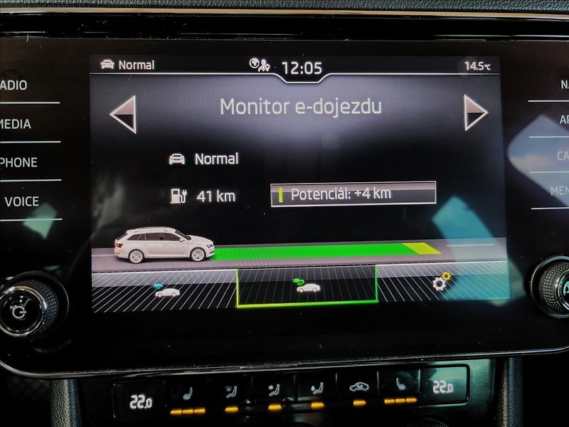 Škoda Superb 1,4 TSI,PHEV,DSG,LED,NAVI,VÝHŘ - fotka 33 z 47