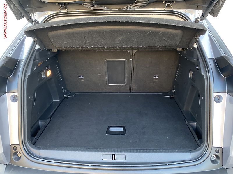 Peugeot 3008 (2019) 1.5 HDI, Allure, AT, LED - fotka 7 z 17