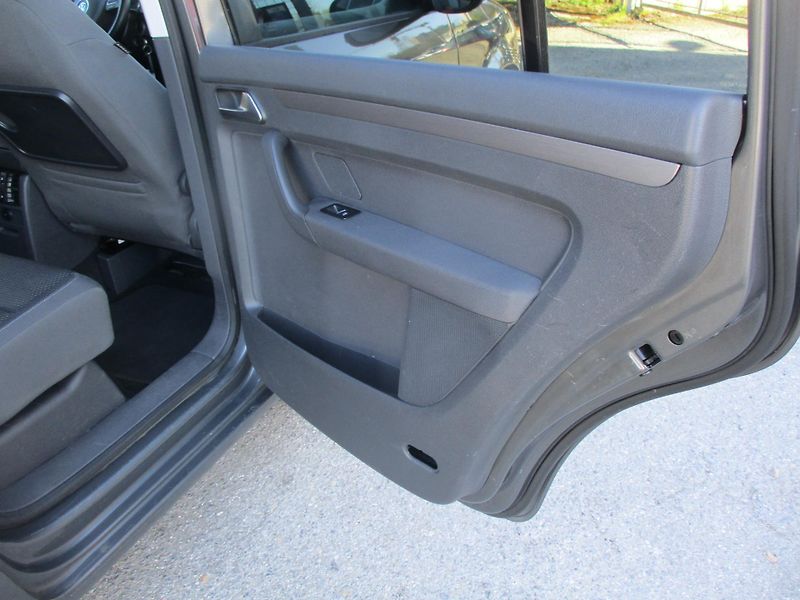 Volkswagen Touran 1,6 TDi CL BlueMotion*TAŽ.ZAŘ. - fotka 28 z 46