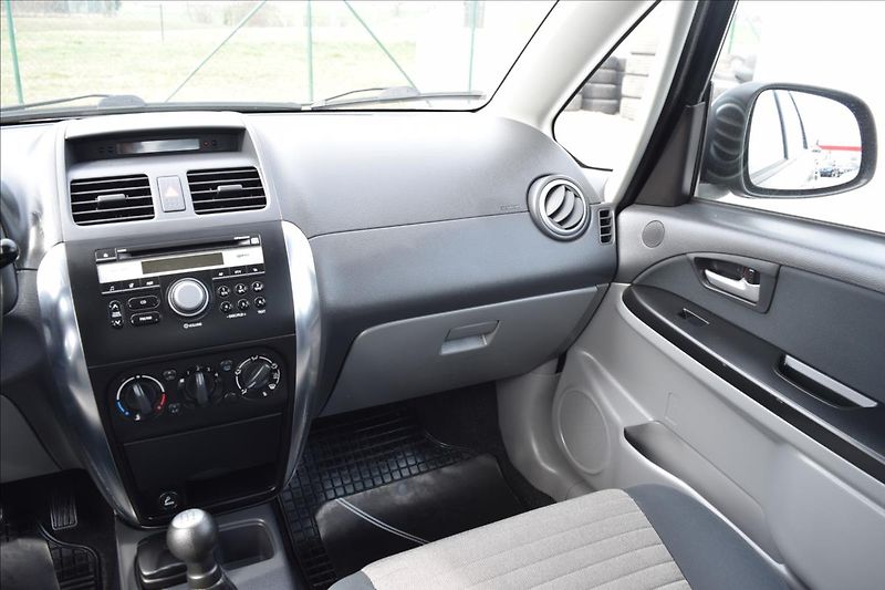 Suzuki SX4 1,6 I 79KW 4X4 TAŽNÉ VÝHŘEV - fotka 31 z 48