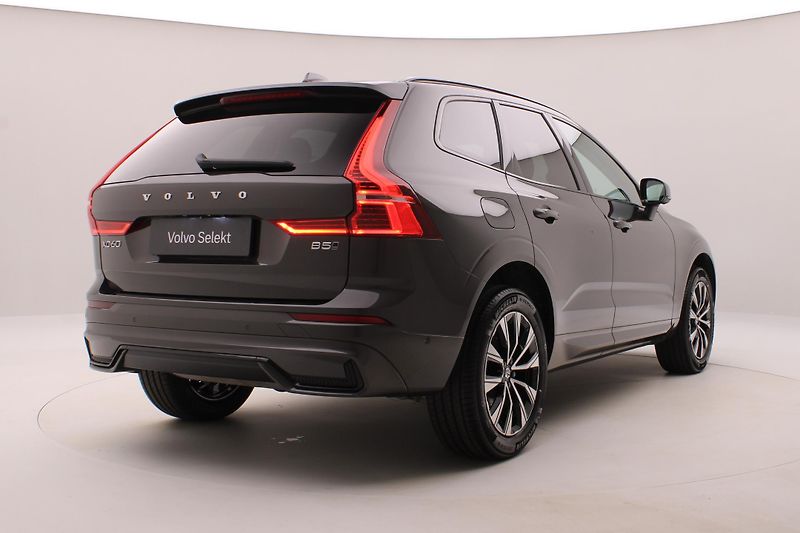 Volvo XC60 B5 AWD DARK PLUS AUT - fotka 13 z 53