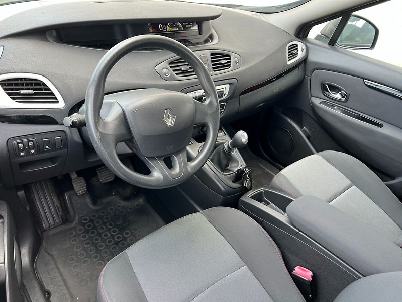 Renault Scénic (2012) 1.6 16V 81kW!ČR! Nové rozvody! - fotka 12 z 22