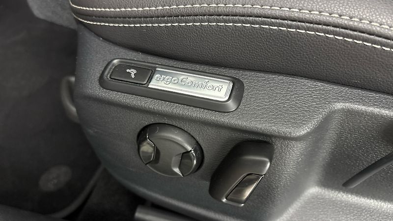 Volkswagen Passat 2.0 TDI DSG 4MOTION Alltrack - fotka 22 z 31