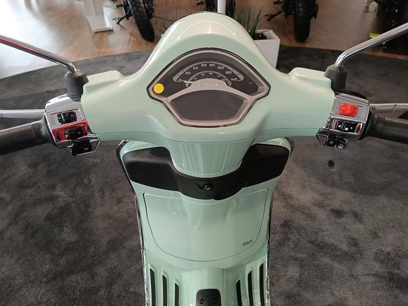 Vespa Primavera 125 3V ABS (2025) E5+ Verde Amabile - fotka 16 z 16