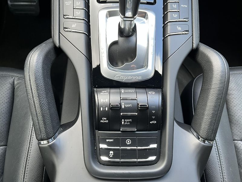 Porsche Cayenne (2016) 3.0 TDI V6 - fotka 26 z 39