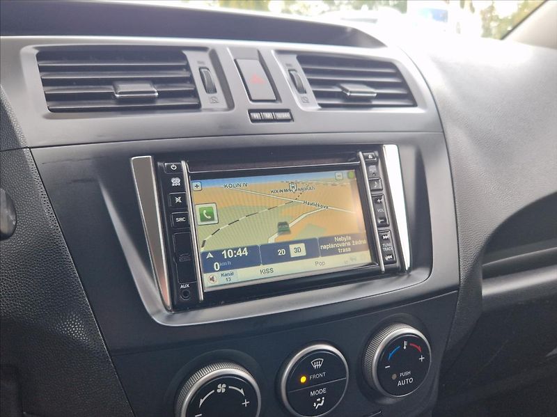 Mazda 5 1,6 MZR-CD 85kW 7MÍST +ALUZIMA - fotka 31 z 40