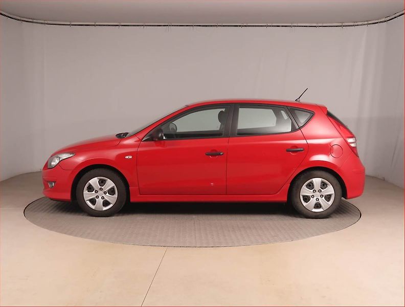 Hyundai i30 (2010) 1.4 CVVT - fotka 3 z 14
