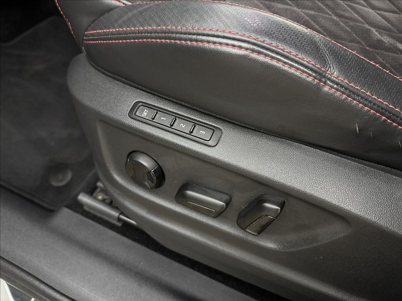 Škoda Kodiaq 2,0 RS CANTON DPH DCC 360° ČR - fotka 41 z 49