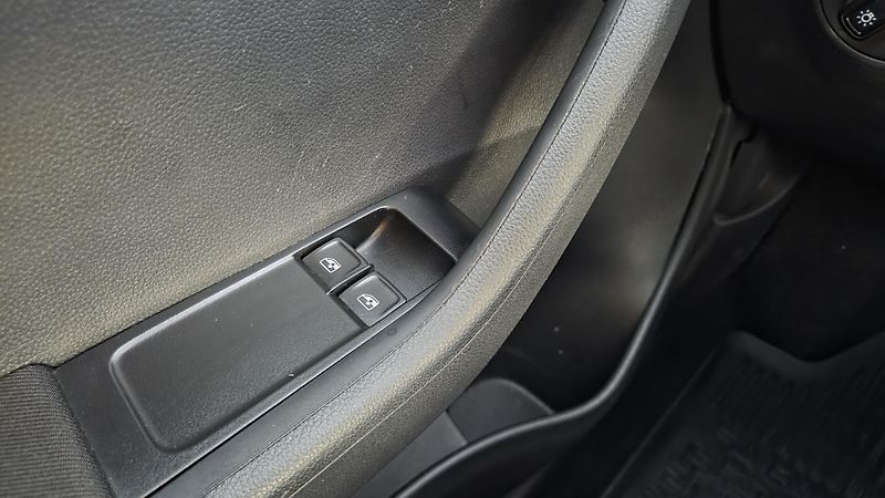 Škoda Fabia (2021) 1.0 TSI 70 kW Ambition, CZ,DPH - fotka 21 z 22