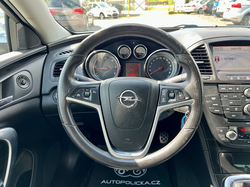 Opel Insignia (2009) 2.0d 118 kW - fotka 14 z 19