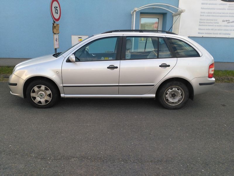 Škoda Fabia 1,2 HTP * Klima * - fotka 28 z 28