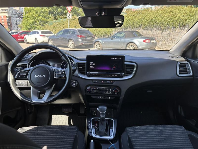 Kia Ceed 1,5 TGDi AT TOP PLNÝservisKIA - fotka 9 z 44