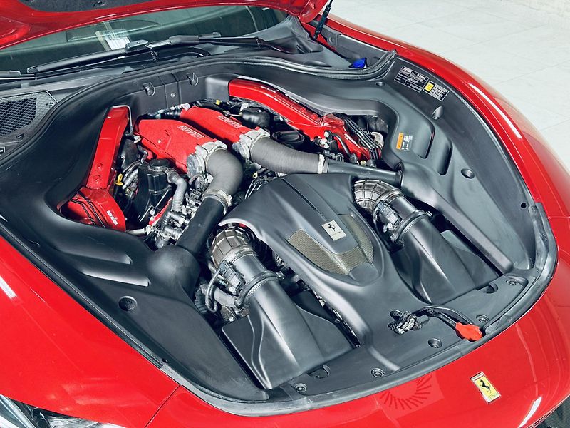 Ferrari Roma (2021) FULL CARBON MAX VÝB ZÁRUKA - fotka 10 z 30
