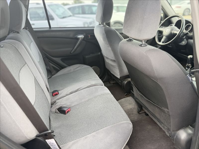 Toyota RAV4 2,0 D-4D 4X4 TAŽNÉ - fotka 19 z 22