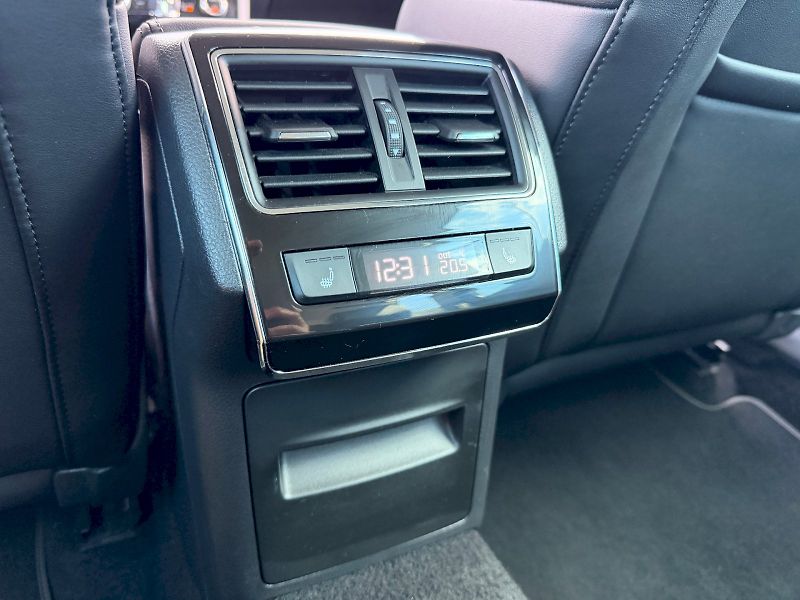 Škoda Superb (2022) 2.0 TSI 140kW Style Extra - fotka 26 z 35