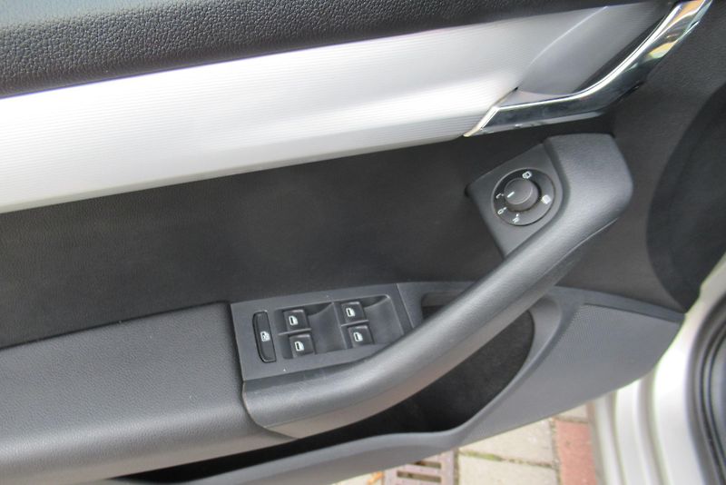 Škoda Octavia 1.6 TDi 4x4 AUT. KLIMA TAŽNÉ - fotka 17 z 19