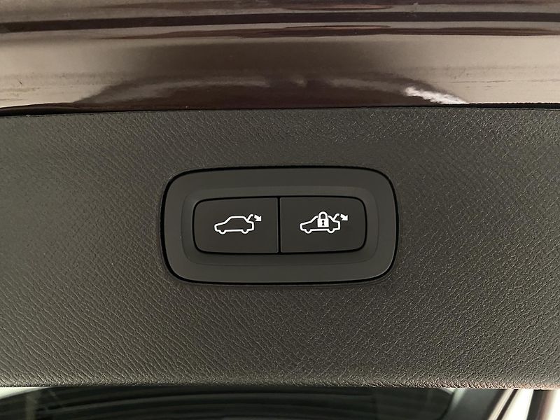 Volvo XC90 T8 AWD RECHARGE CORE AUT CZ 7m - fotka 35 z 59