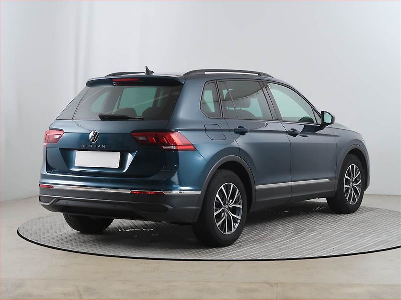 Volkswagen Tiguan (2022) 1.5 TSI - fotka 5 z 17