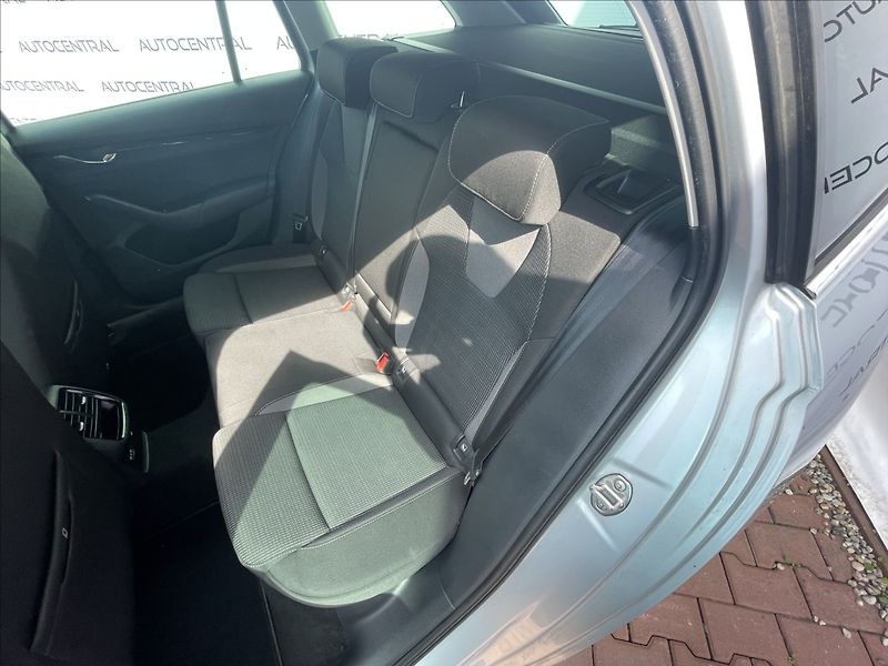 Škoda Octavia 1,0 TSi,81kW,E-Tec, STK 5/28 - fotka 25 z 25