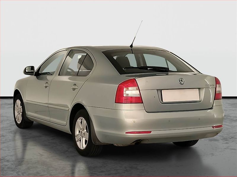 Škoda Octavia (2010) Ambiente 1.2 TSI, Serv.kniha - fotka 4 z 19